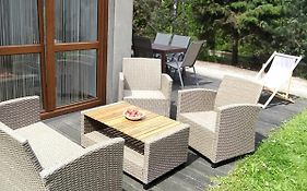 Apartament z ogrodem, 20 metrów od plaży